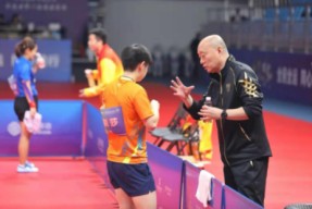 华体会登陆-球队战术失败连连，教练组紧急调整，冲关困难