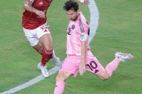 华体会网址-关于拜仁轻取巴黎圣日耳曼，梅西补时绝平亚洲杯的信息